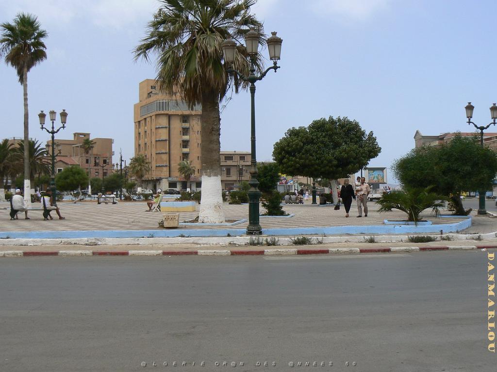 AIN EL TURK (115) LA PLACE.jpg